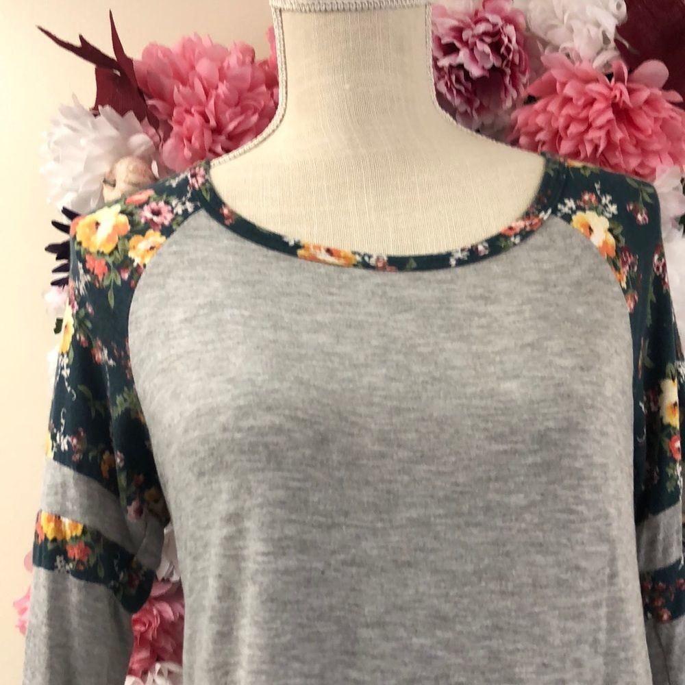 Revive Gray & Floral Tee Size Medium